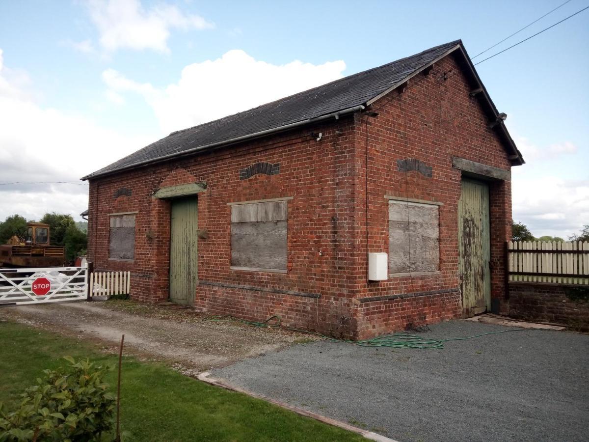 The Booking Office, Stoke Edith Station ヘレフォード エクステリア 写真