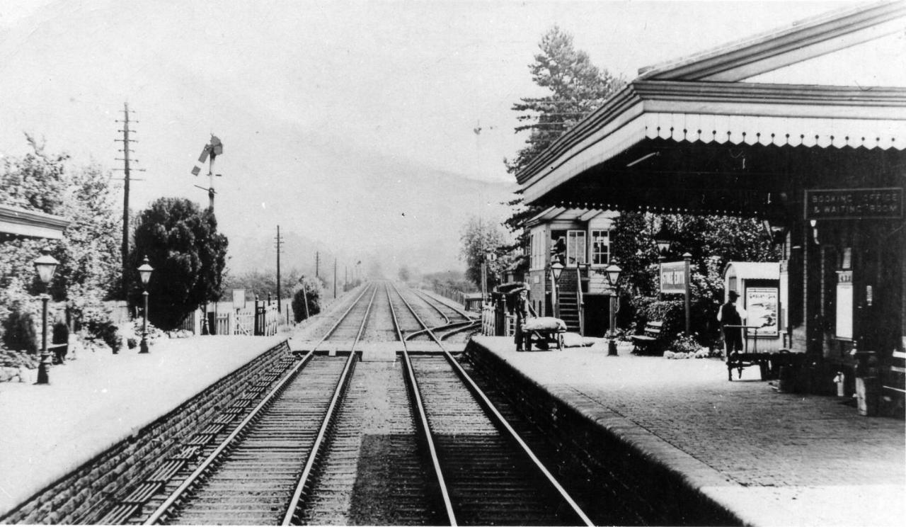 The Booking Office, Stoke Edith Station ヘレフォード エクステリア 写真
